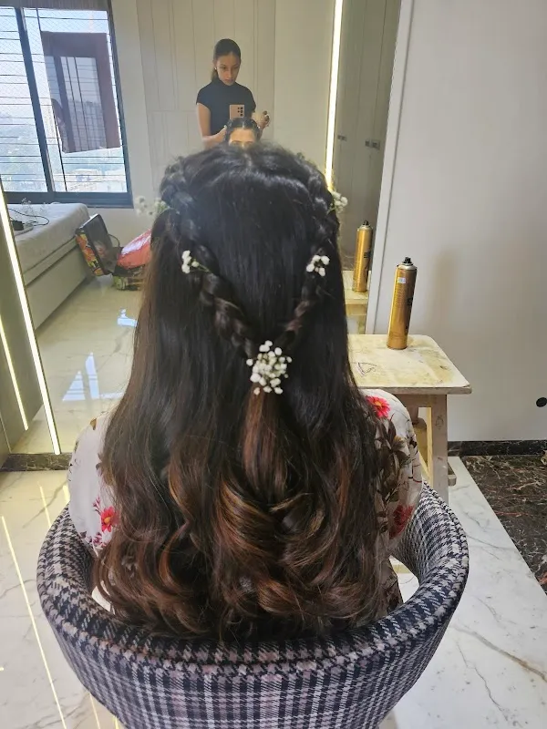 Hairbox by Nisha & Sneha (Byculla East)