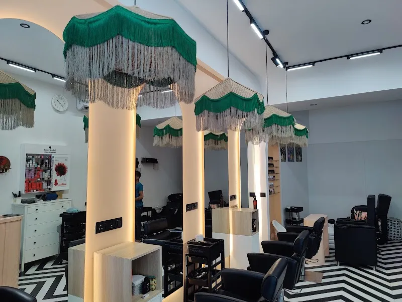 Hairbox by Nisha & Sneha (Byculla East)