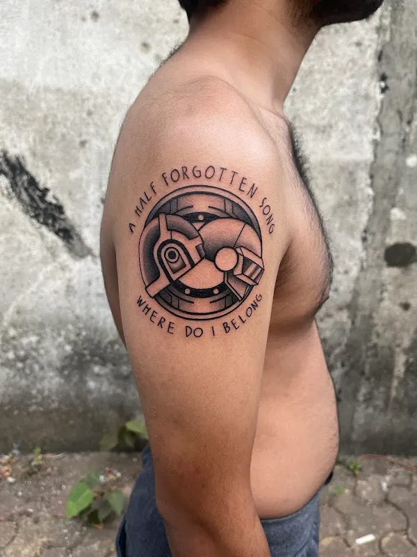 Social Dog Customs tattoo and piercing studio