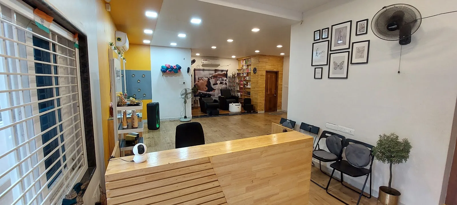 Gk Beauty studio and academy (Only for ladies)