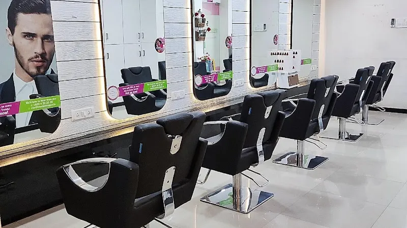 M&M Trends Unisex Hair & Style Salon