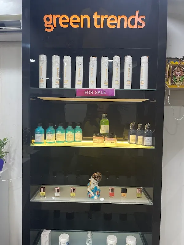 M&M Trends Unisex Hair & Style Salon
