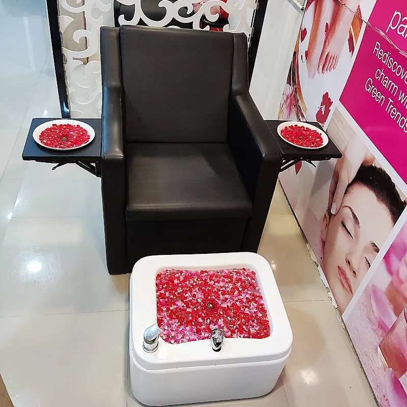 M&M Trends Unisex Hair & Style Salon