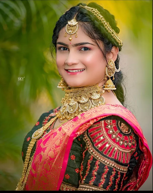 Sakhi Beauty Parlour - Akole