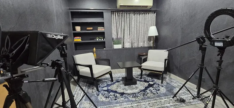 Bijli Studio | Podcasting, Solocasting & UGC Videos