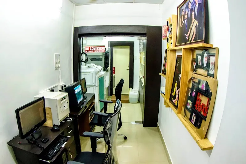 Foto World Digital Lab & Studio