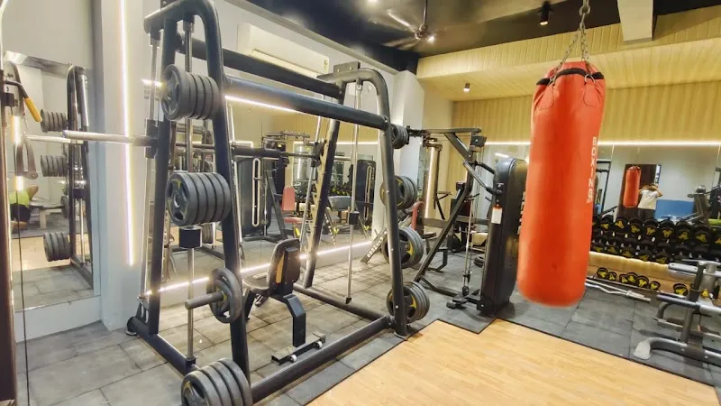 ELITE FITNESS CLUB AMITY UNIVERSITY GATE NO 3