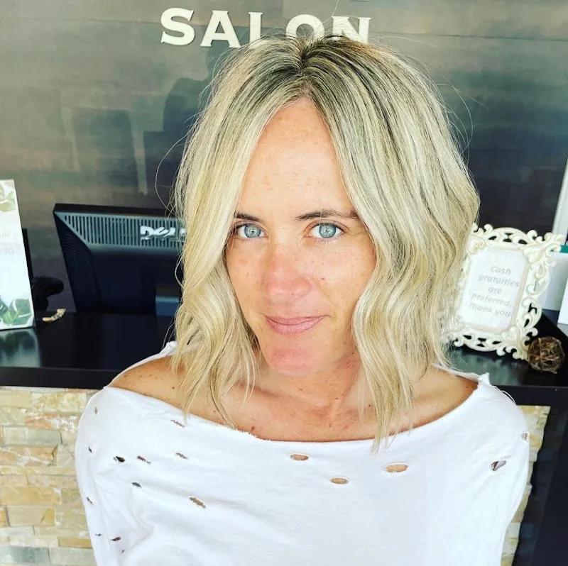 LUX Salon