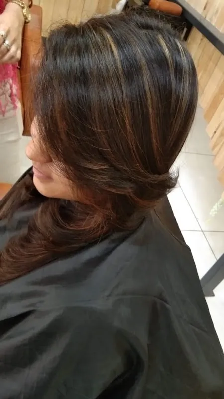 MAESTRO UNISEX SALON IN PUNJABI BAGH