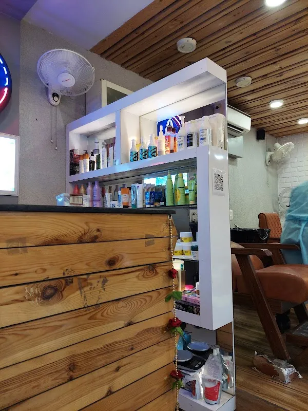 MAESTRO UNISEX SALON IN PUNJABI BAGH