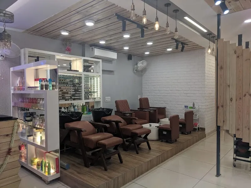 MAESTRO UNISEX SALON IN PUNJABI BAGH