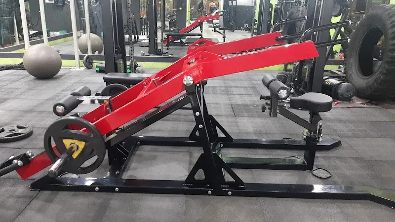 Raw Fitness _Best Gym In Richmond Town| Unisex gym