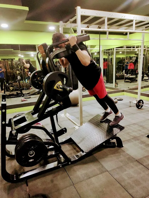 Raw Fitness _Best Gym In Richmond Town| Unisex gym