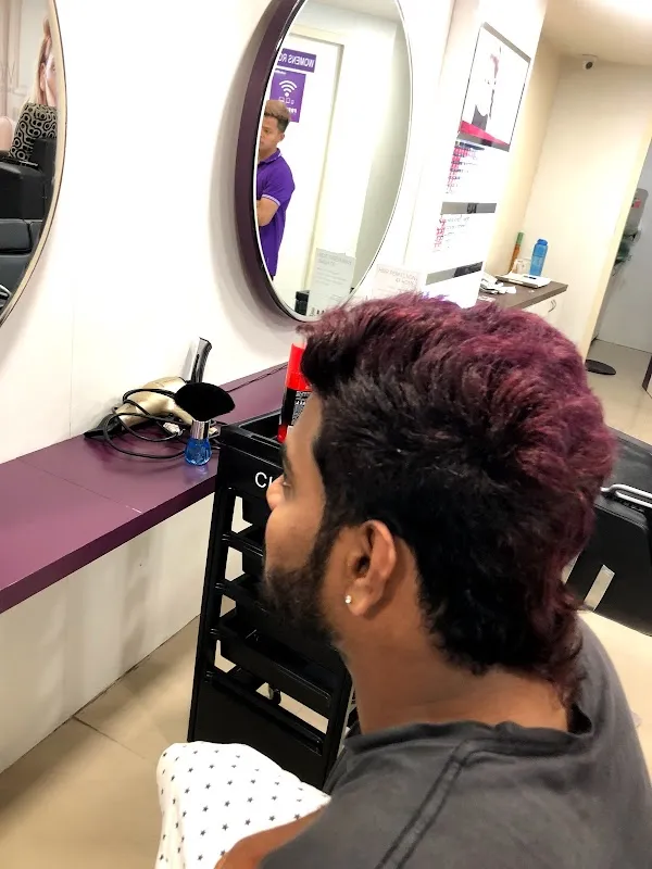 Naturals Unisex Hair And Style Salon