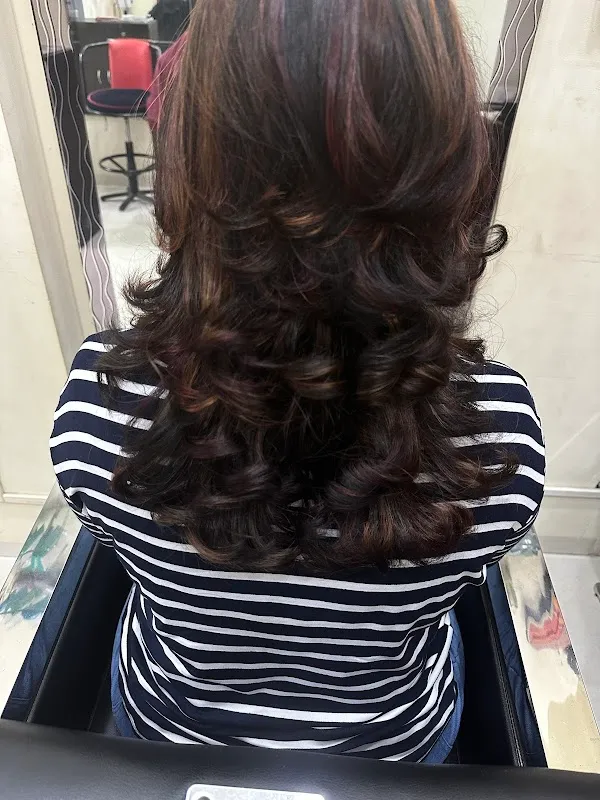 Curl me crazy salon Mulund East