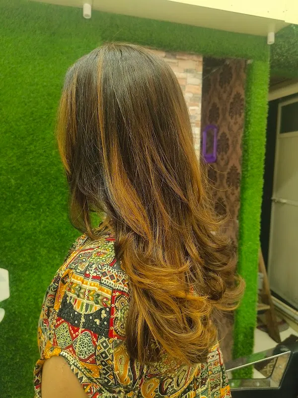 Curl me crazy salon Mulund East
