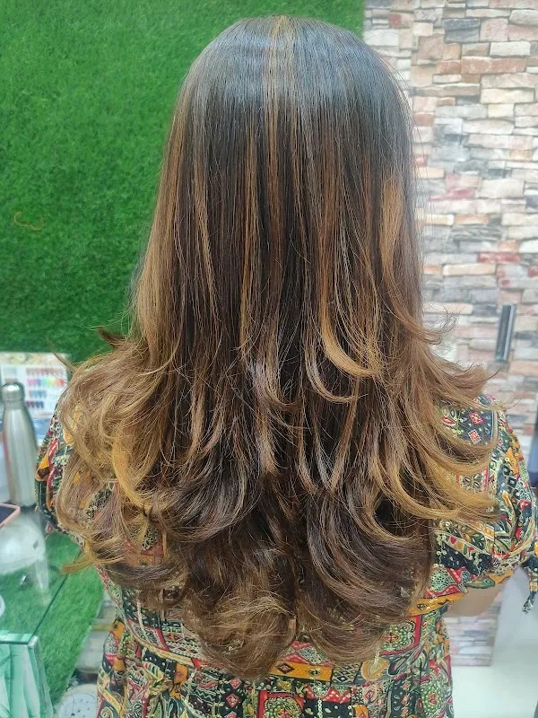 Curl me crazy salon Mulund East