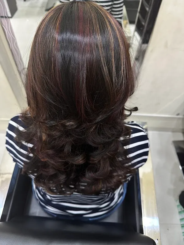 Curl me crazy salon Mulund East