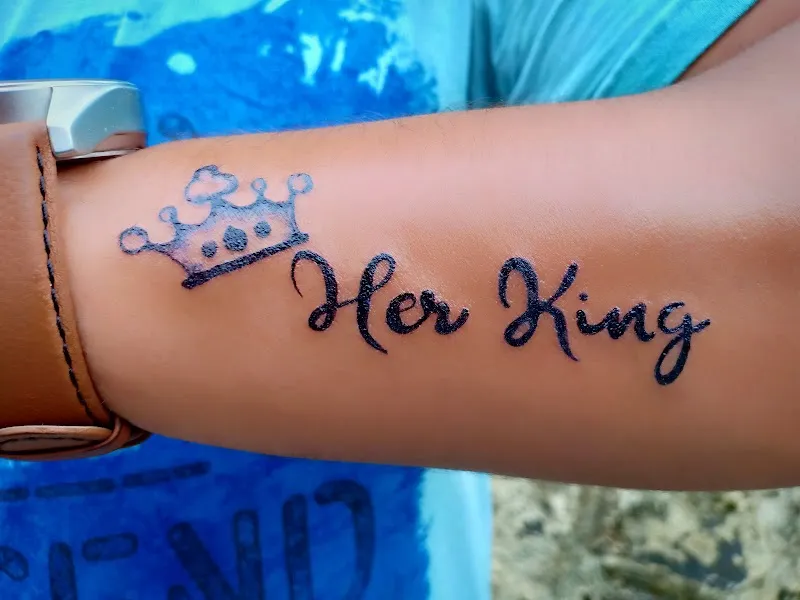 R Tattoo Studio
