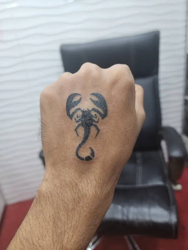 R Tattoo Studio