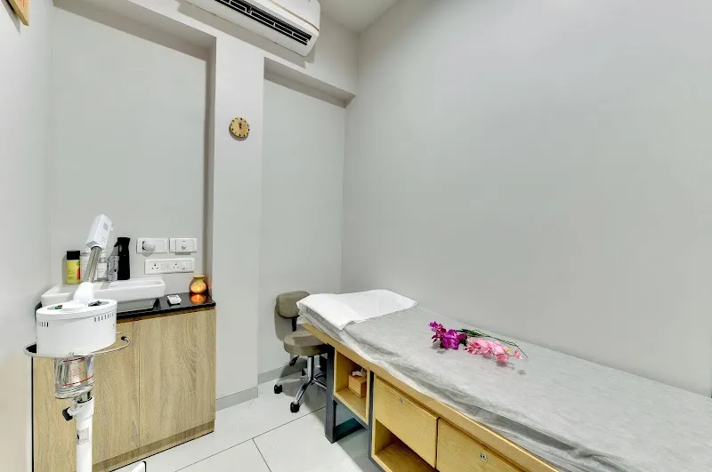 Enrich Salon Khoparkhairane Sec 14