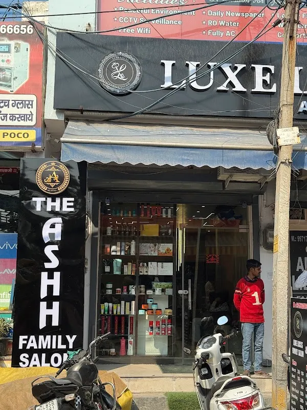Luxe locks family salon