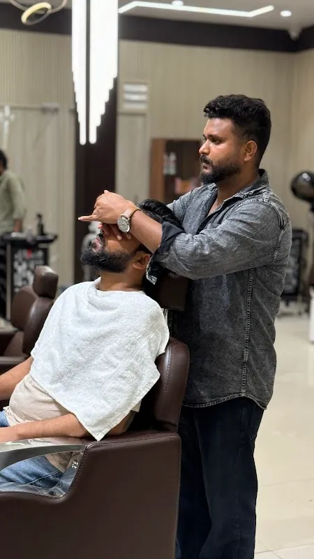 Luxe locks family salon