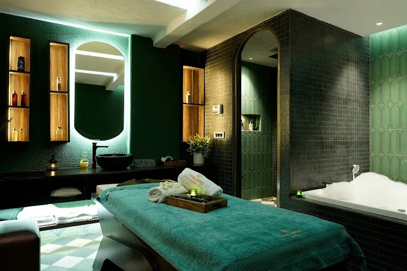 Thalasso Luxury Spa Best Spa Vasant Vihar | Massage Therapy | Couples Spa
