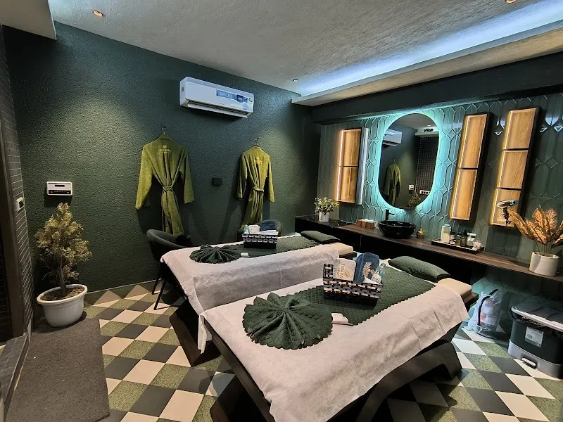 Thalasso Luxury Spa Best Spa Vasant Vihar | Massage Therapy | Couples Spa
