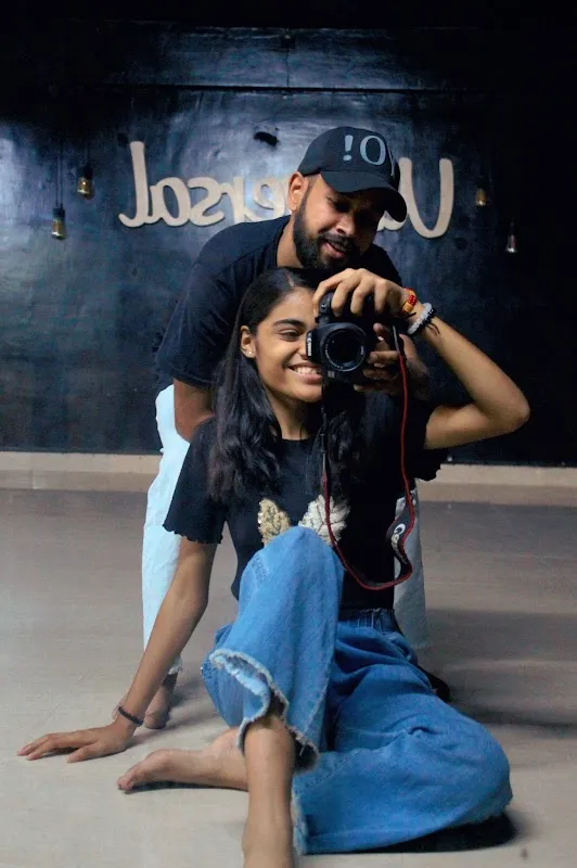 UNIVERSAL DANCE STUDIO