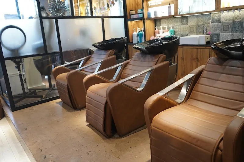 Envi Salon & Spa - Runwal Greens, Mulund