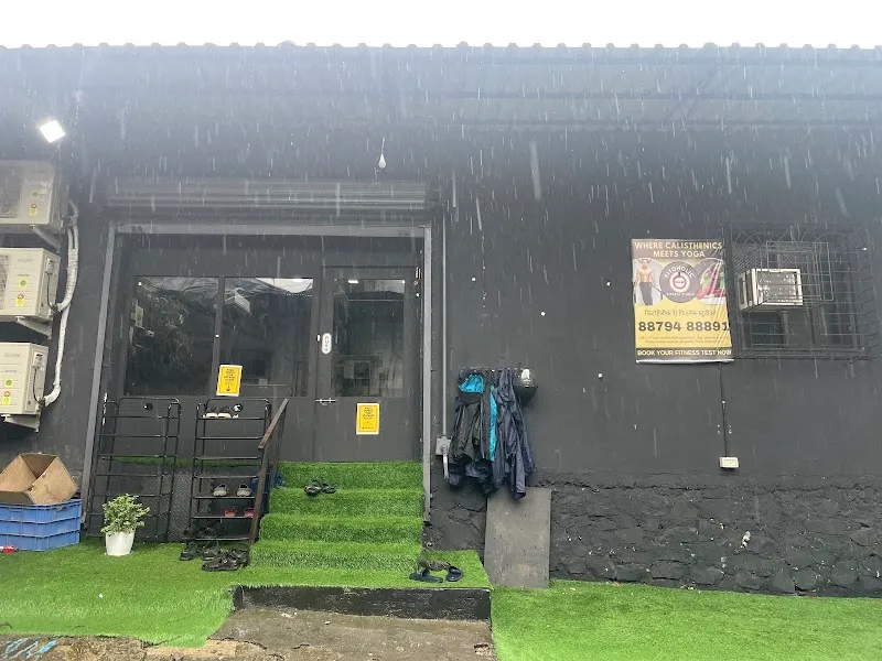 Fitoholic Raw Fitness Studio: Calisthenics x Yoga