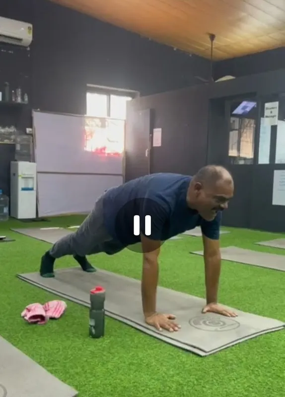 Fitoholic Raw Fitness Studio: Calisthenics x Yoga