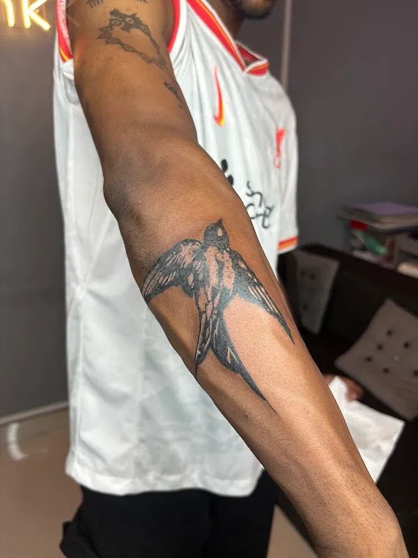 Swink Tattoo Studio | Piercing | Nail Art (Lust For Nails)