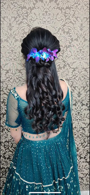 Kanika makeover Bridal makeup artists & skin expert, academy/training center south delhi