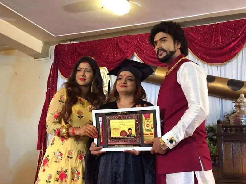 Kanika makeover Bridal makeup artists & skin expert, academy/training center south delhi