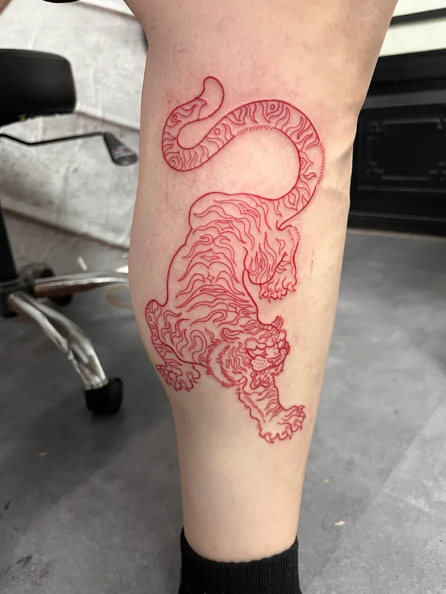 LUCKY TATTOO