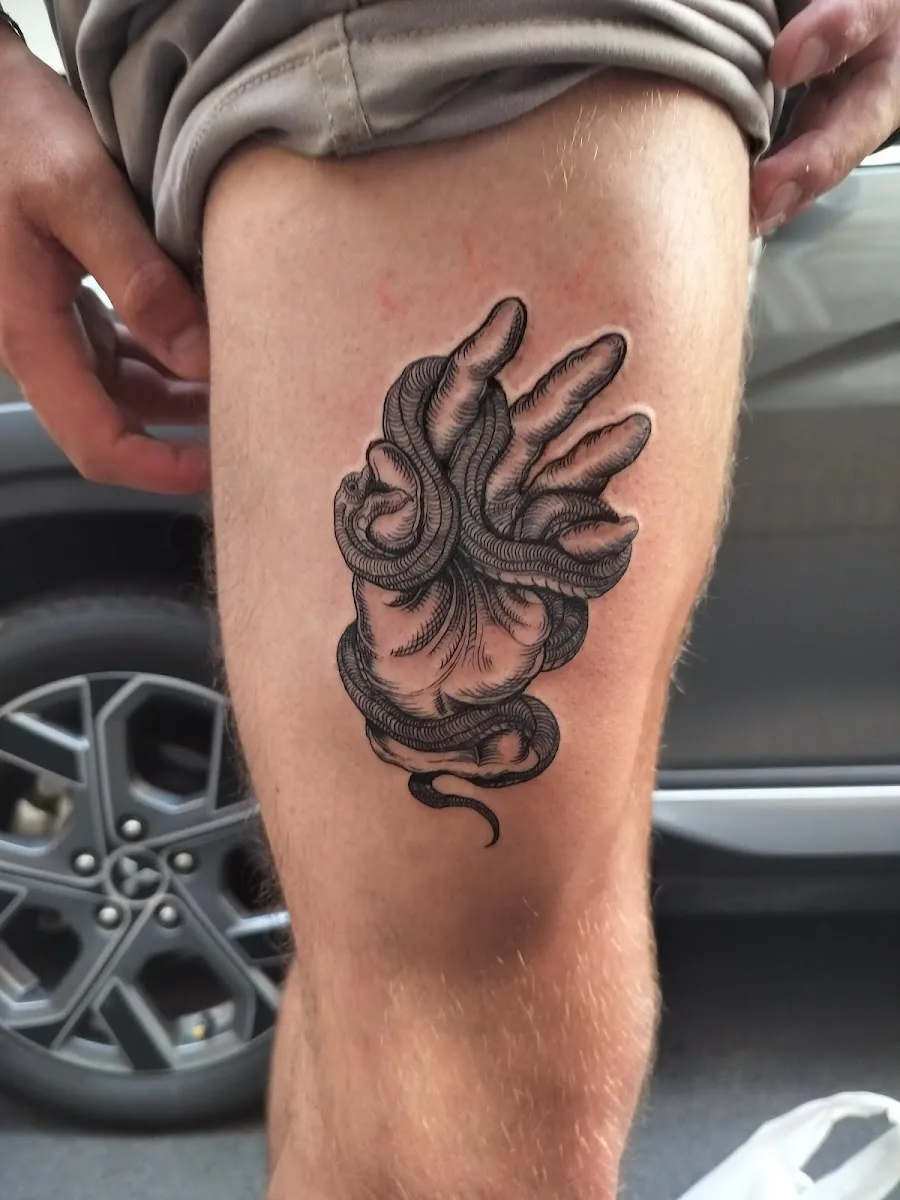 LUCKY TATTOO