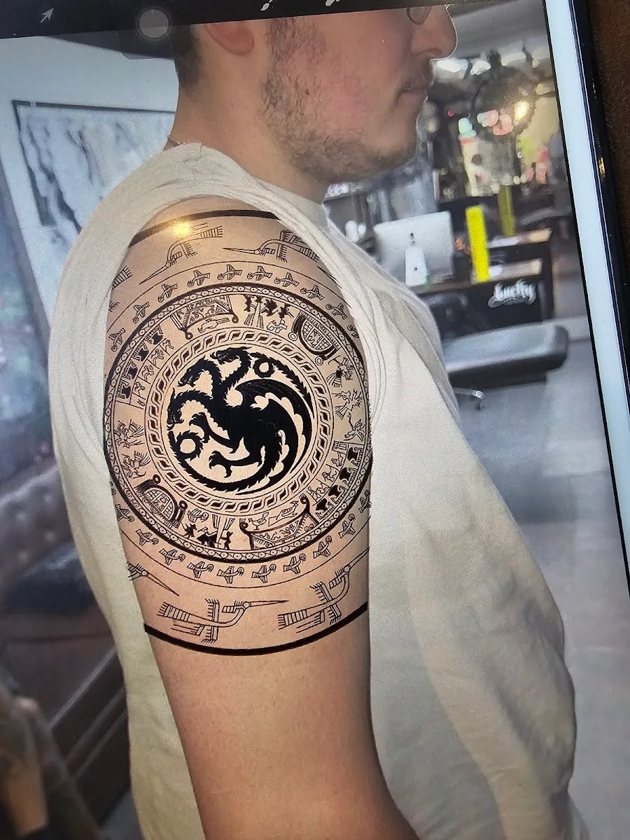 LUCKY TATTOO