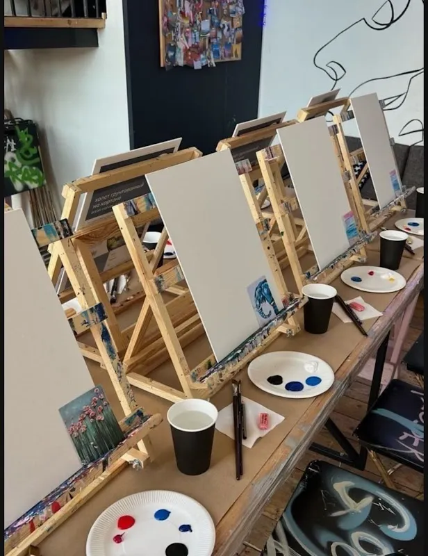 The Arties - A Fine Arts Studio