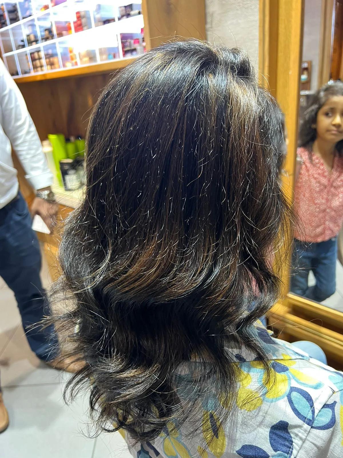 Looks Salon