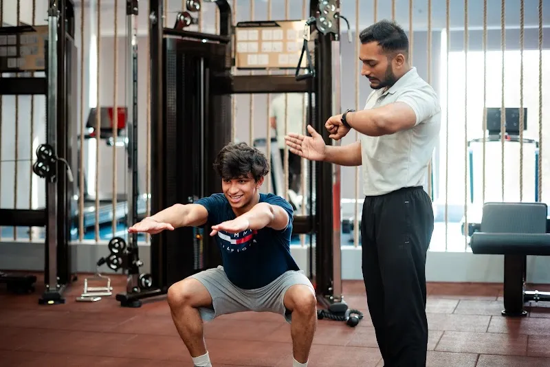 Healthism 24x7 - Biggest Gym In Lucknow
