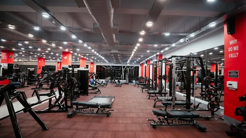 Healthism 24x7 - Biggest Gym In Lucknow