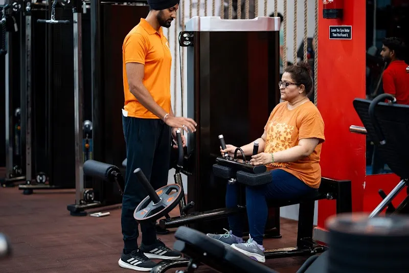 Healthism 24x7 - Biggest Gym In Lucknow