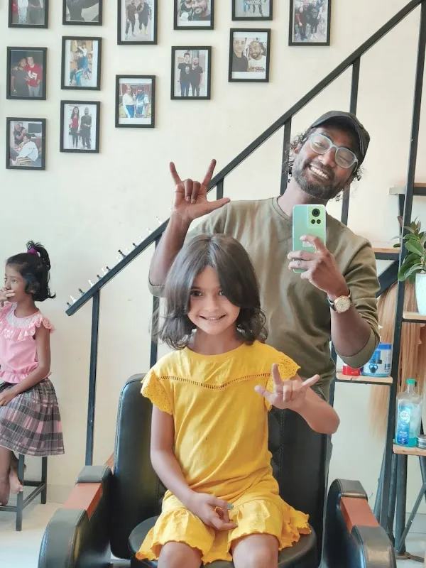 Hair Artist Unisex Salon