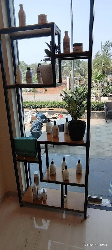 Hair Artist Unisex Salon