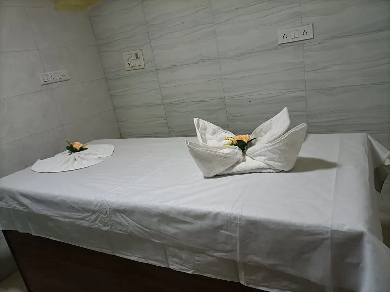 Lily Thai Spa & Salon Unisex