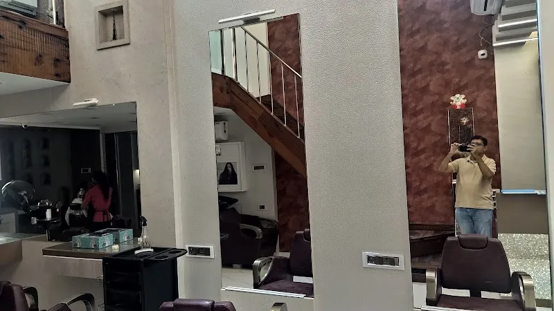 Shivas Salon Goregaon
