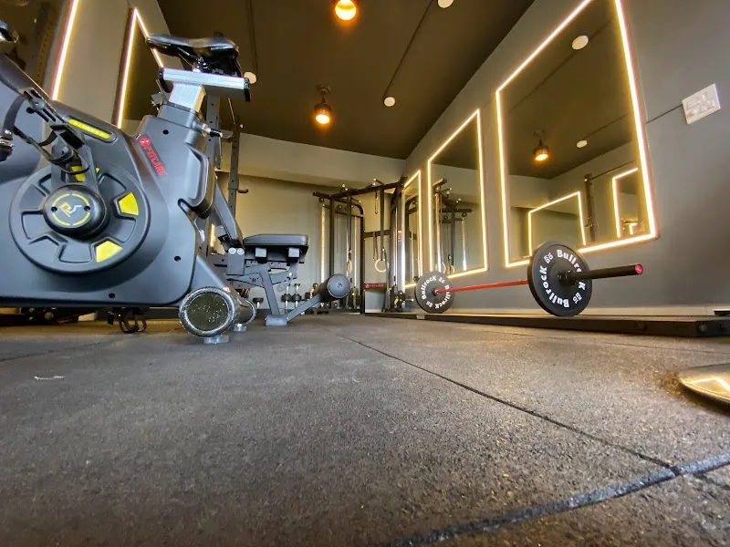 FITNESS WORLD