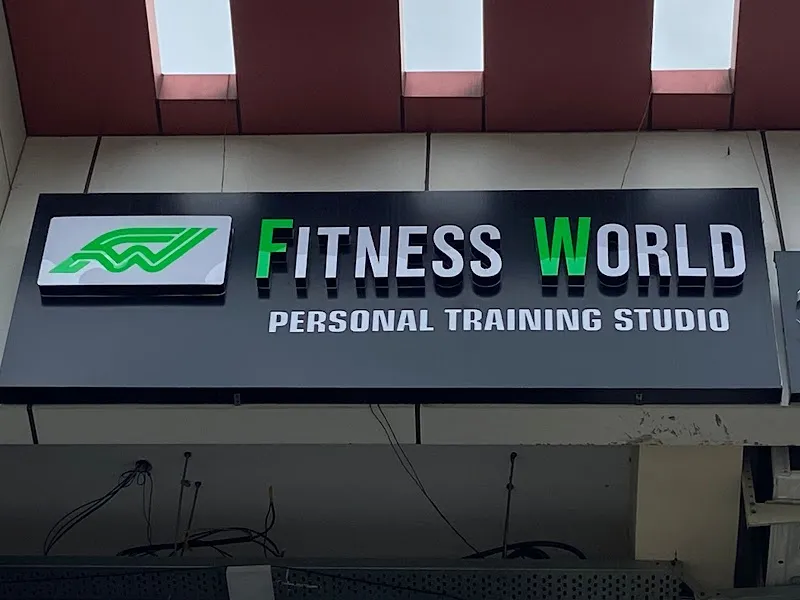 FITNESS WORLD